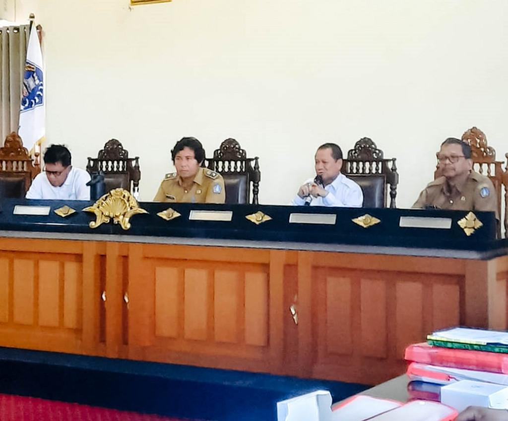 Pembinaan dan Pemberdayaan serta Evaluasi BUM Desa di Desa Sibanggede dan Darmasaba